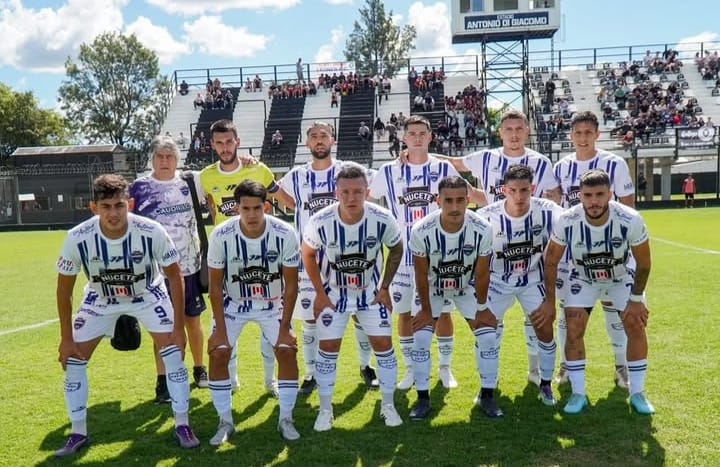 CENTRO ESPAÑOL VOLVIÓ AL TRIUNFO CON GOLEADA